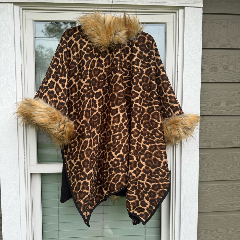 Reversible faux fur cape